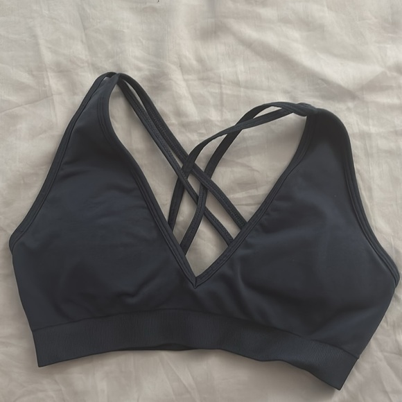 Alphalete Amplify Deep-V Bra - Picture 2 of 2